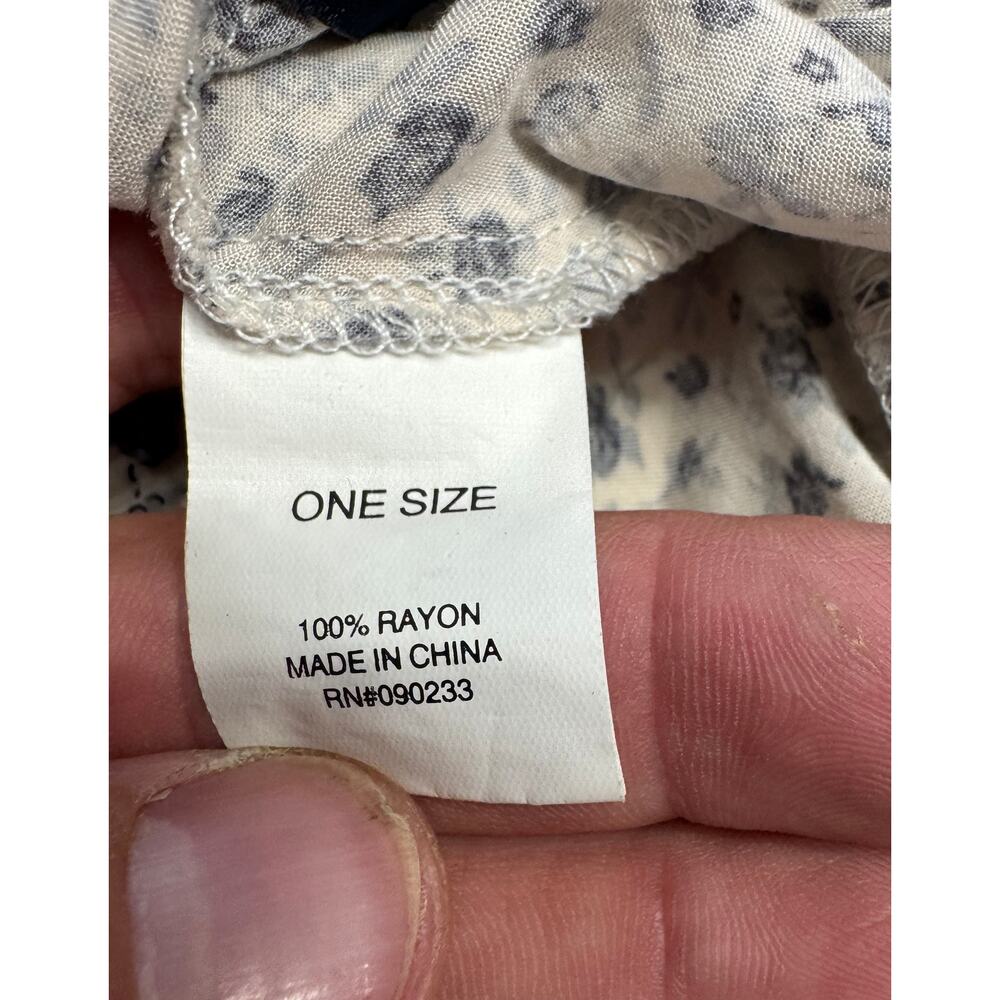 Brandy Melville Women’s White Floral Pattern Tank Top OS (XS/S) - Picture 7 of 7